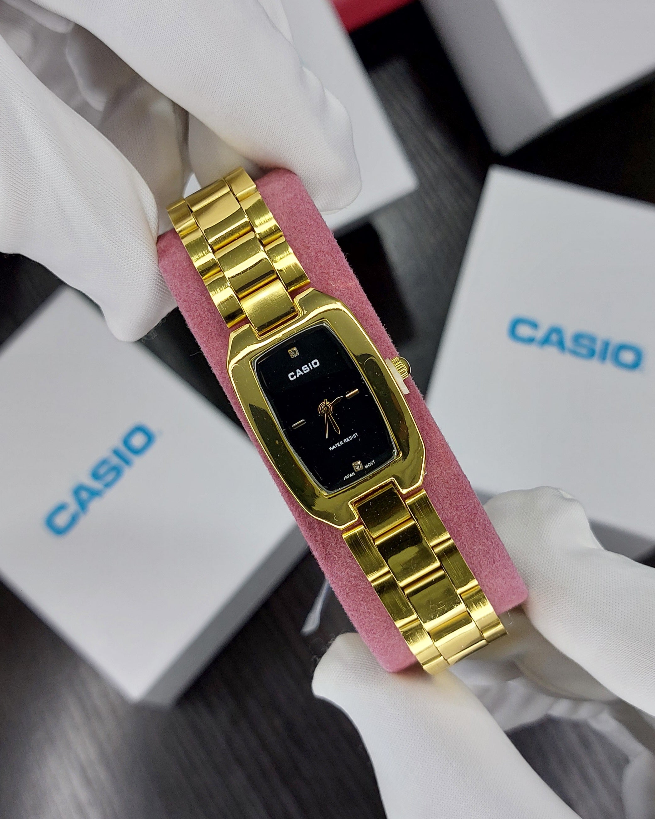 Montre "CASIO" Quartz "GOLD"