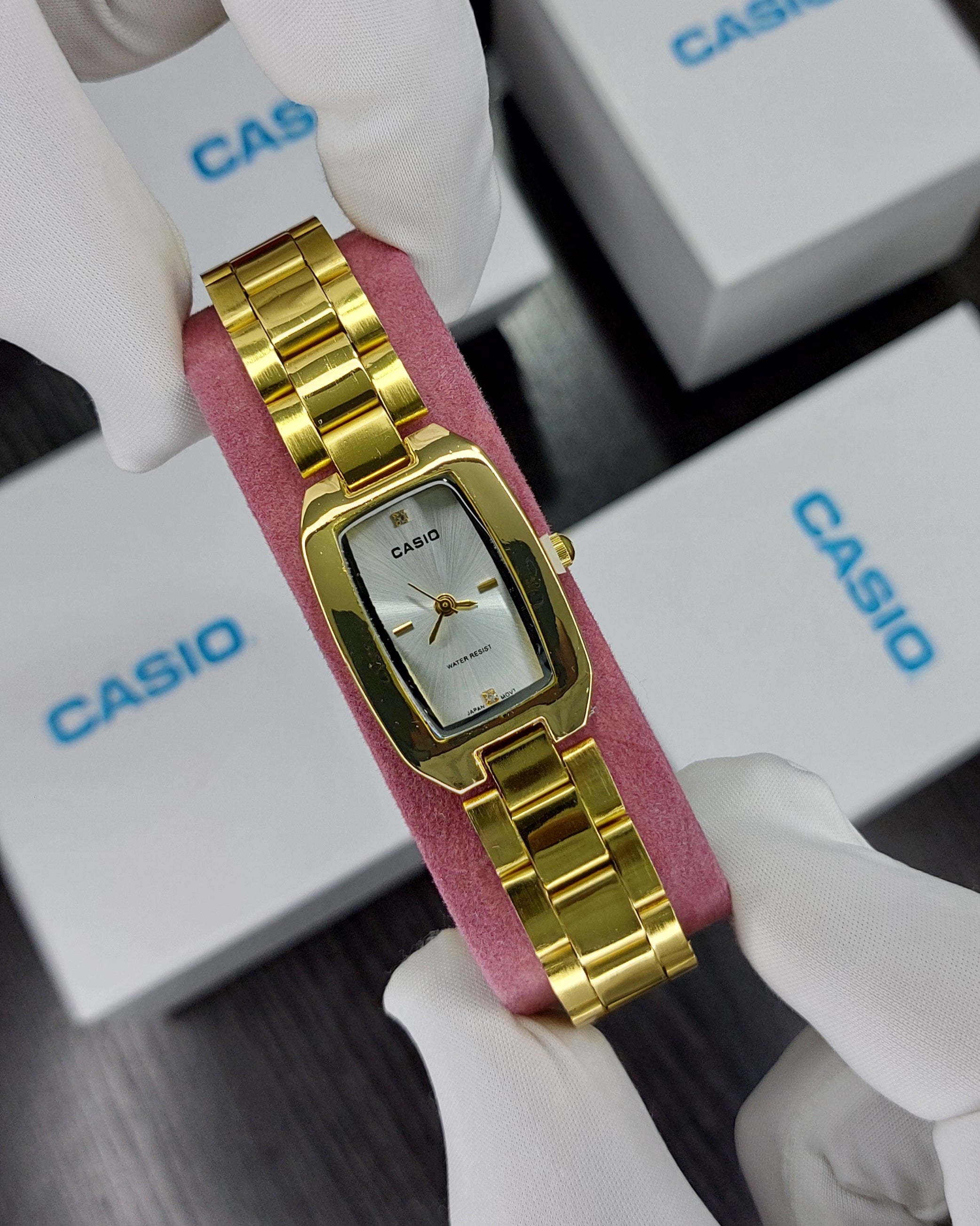 Montre "CASIO" Quartz "GOLD"