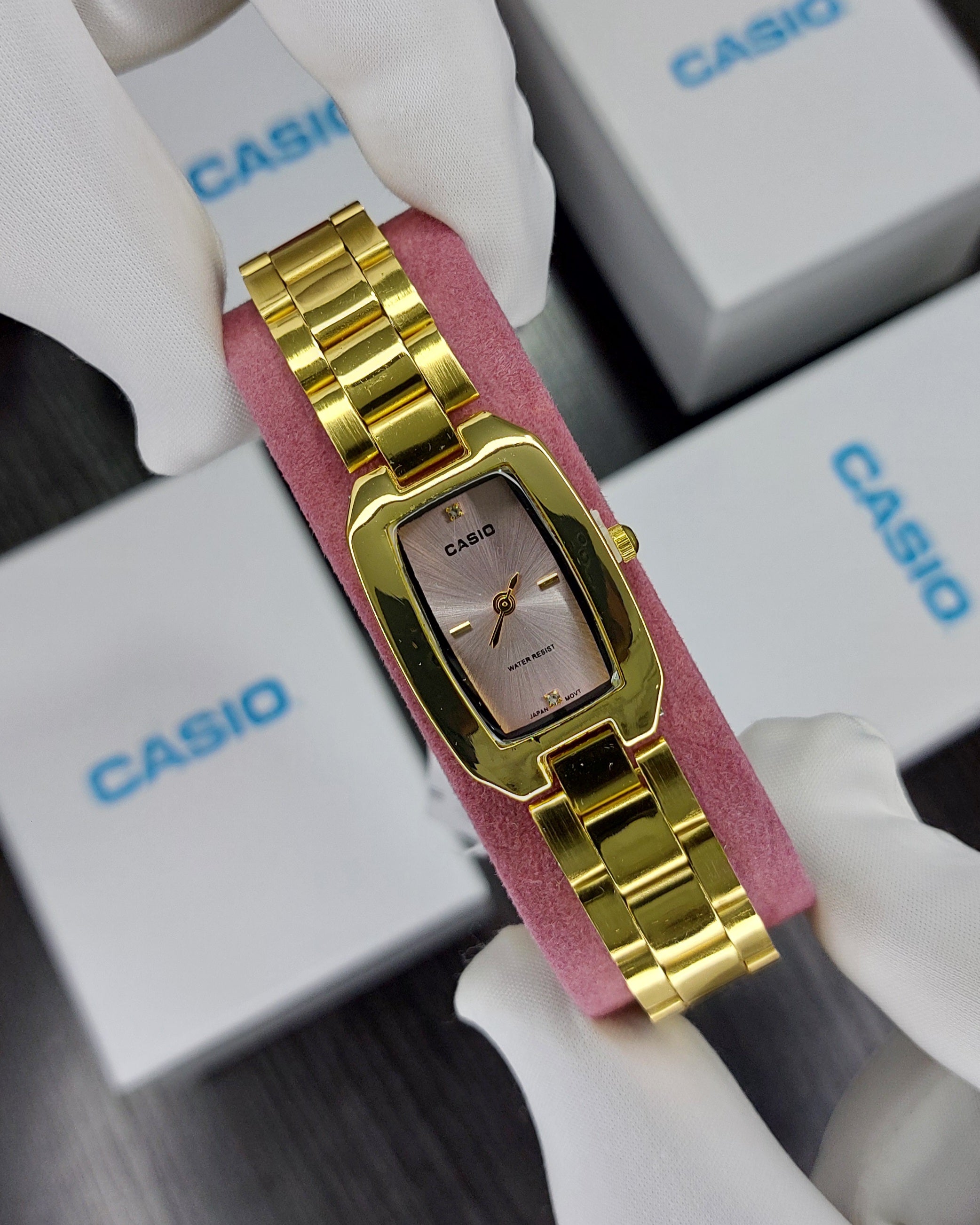 Montre "CASIO" Quartz "GOLD"